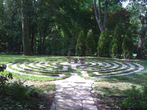Round Classical Design - LabyrinthCompany.com