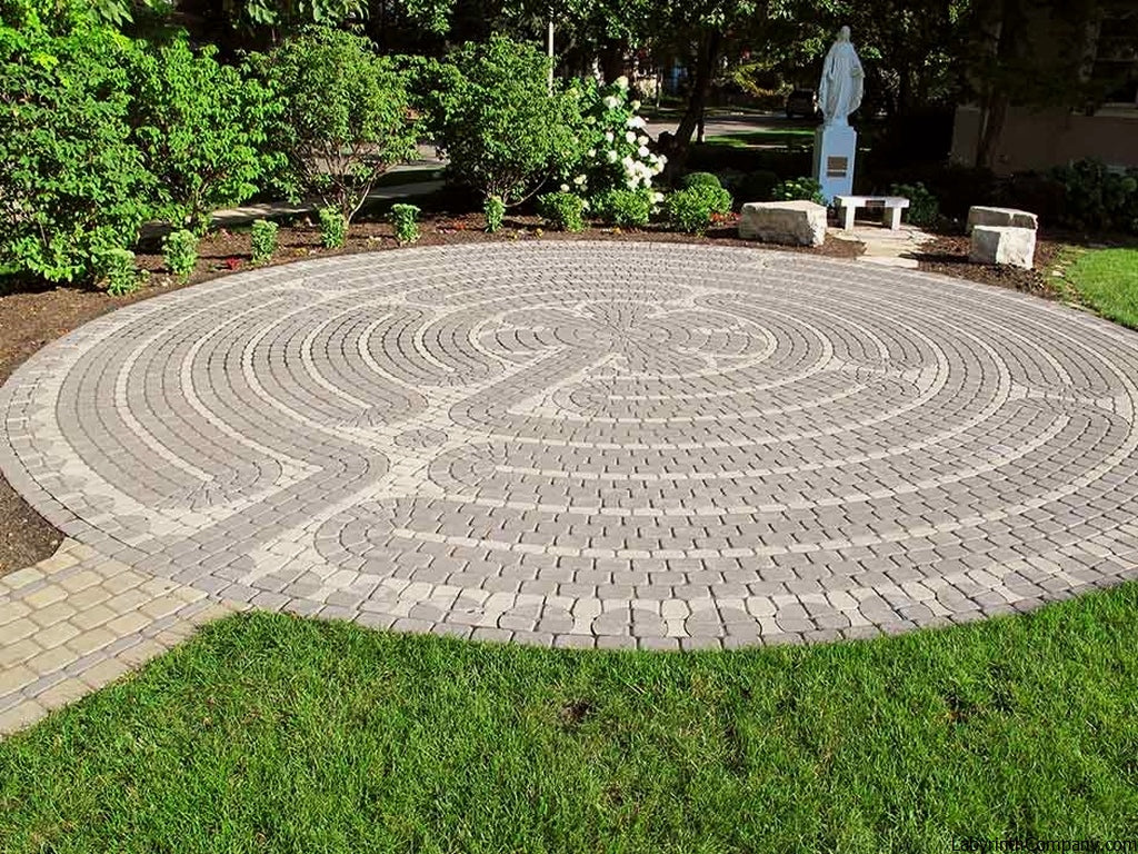 St. Paul à la Chartres™ paver brick labyrinth kits | Labyrinth Company ...