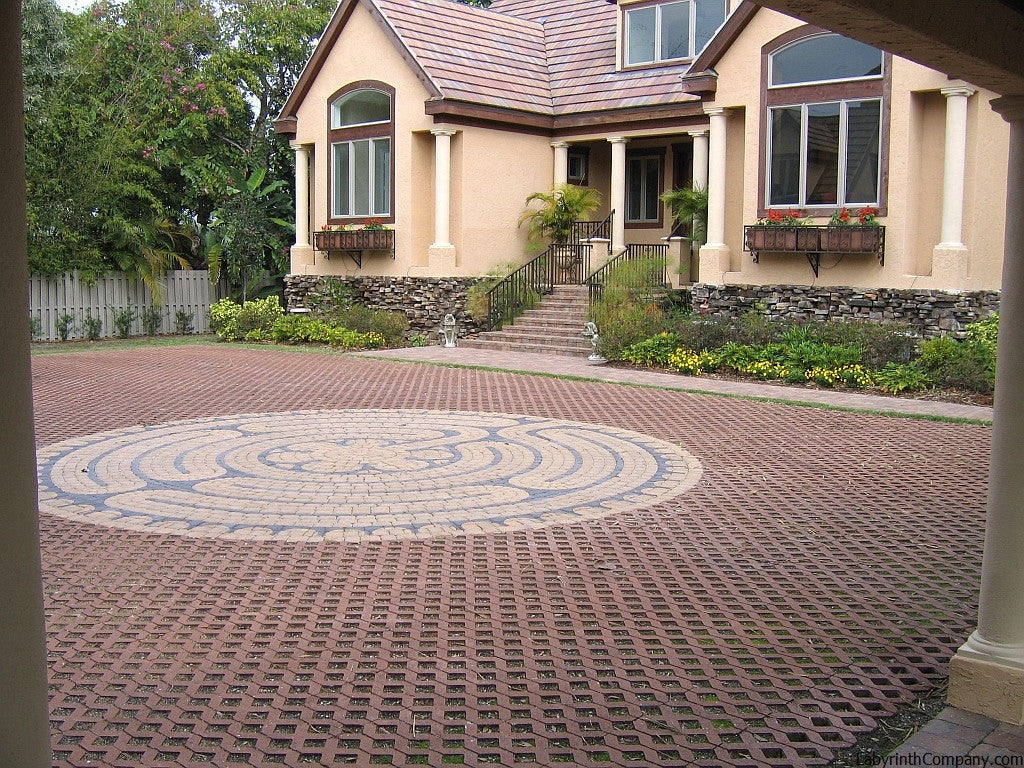 Chelsea à la Chartres™ paver brick labyrinth kit | Labyrinth Company ...