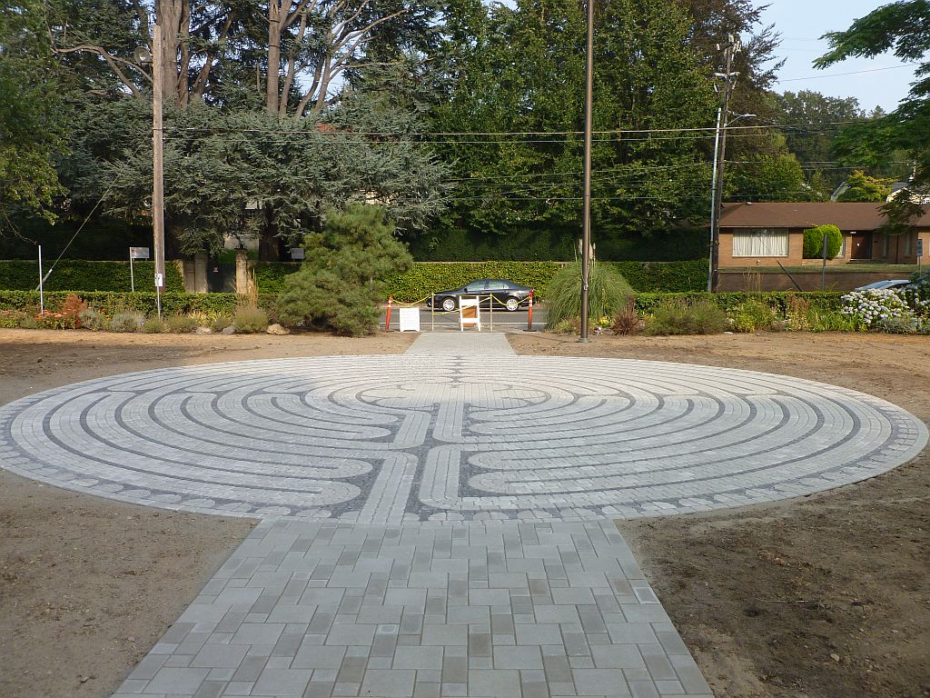 Chartres Replica™ Paver Brick Labyrinth Kit | Labyrinth Company - The ...
