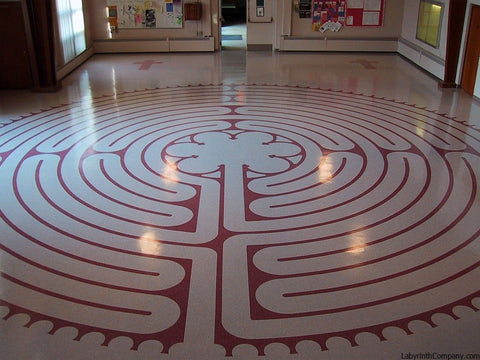 WestSenecaNY-StMarks-36'diameter-Vinyl TileVCT-ChartresReplicaLabyrinth.jpg